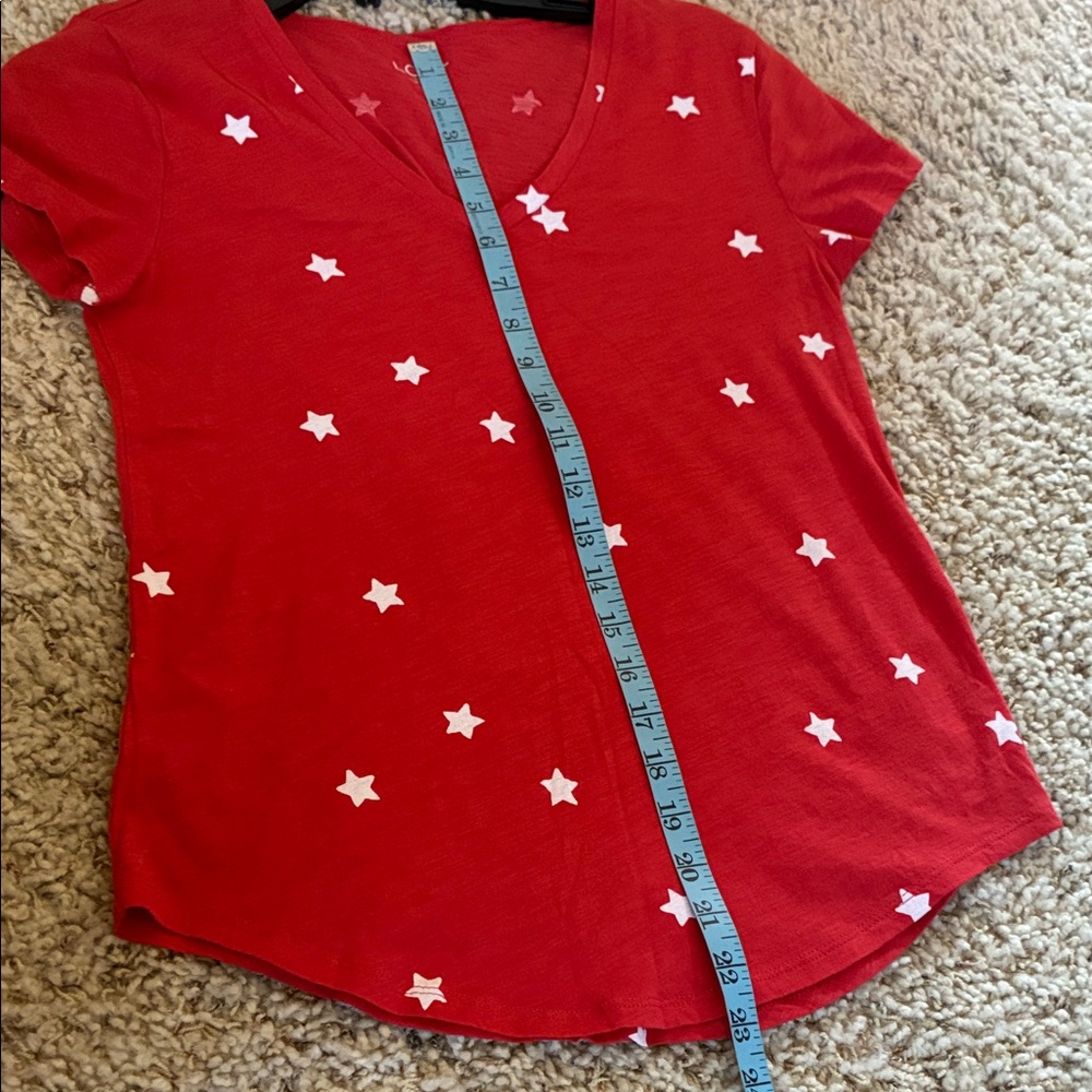 Loft Red & White Star V-Neck T-Shirt - Picture 5 of 5